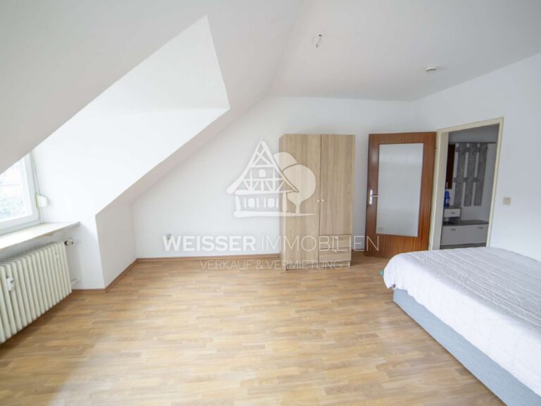 Wohn- und Schlafzimmer