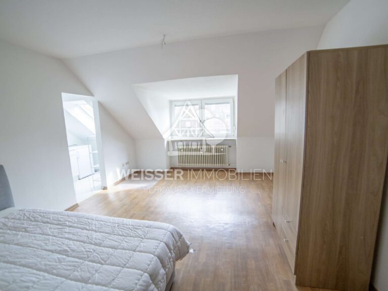 Wohn- und Schlafzimmer