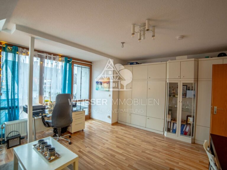 Wohnbereich und Einbauschrank